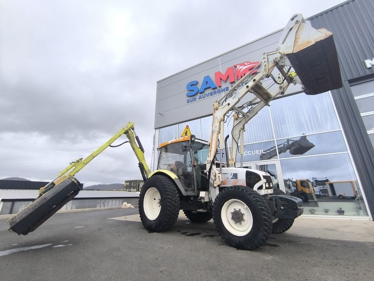 Renault t3592pb + epareuse serval Traktor 20 000 €