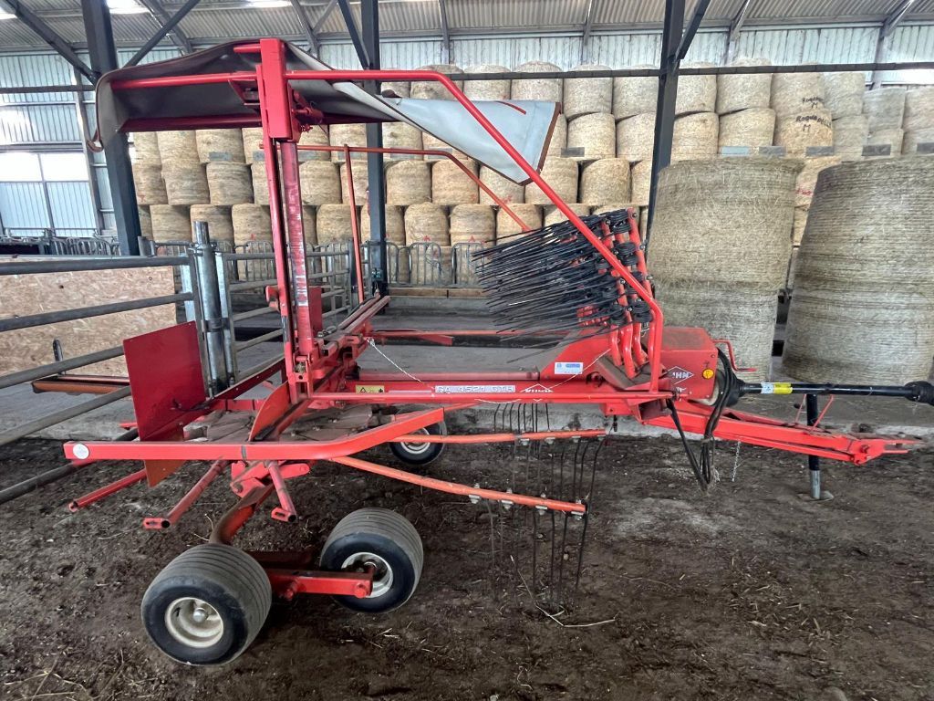 E-FARM: Kuhn ga 4501 gth - Kreiselheuer - id JHXJKVB - 5.750 € - Baujahr: 2004 - Frankreich