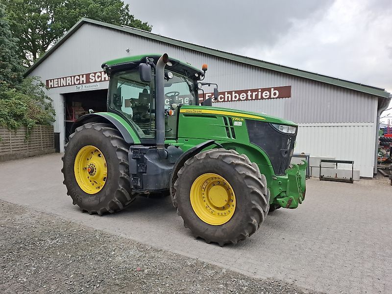 E-FARM: John Deere 7250 R - Tractor - id KBE9YVJ - €85,000 - Year of construction: 2015 - Engine hours: 7,163,Engine power (HP): 240,Germany