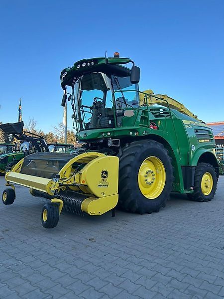 John Deere 8300 Sieczkarnia samobieżna 335 000 €