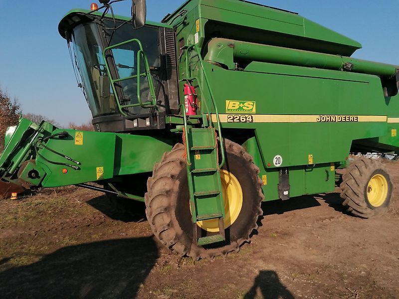 John Deere 2264 Moissonneuse-batteuse 40 500 €