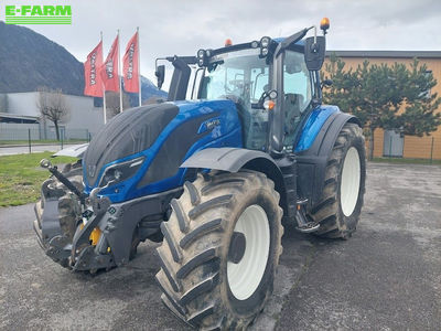 E-FARM: Valtra T234D - Tractor - id VSMHZEW - €90,000 - Year of construction: 2020 - Engine hours: 4,900,Engine power (HP): 235,France