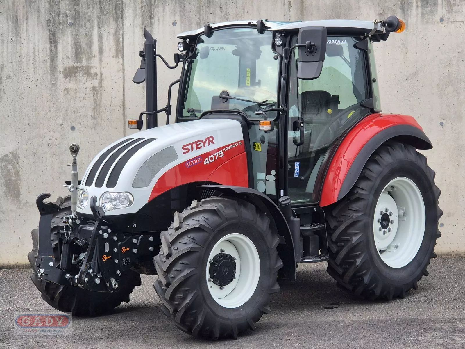 E-FARM: Steyr Kompakt 4075 - Tractor - id X36KLP3 - 48.584 € - Año: 2024 - Horas: 310,Potencia del motor: 75,Austria