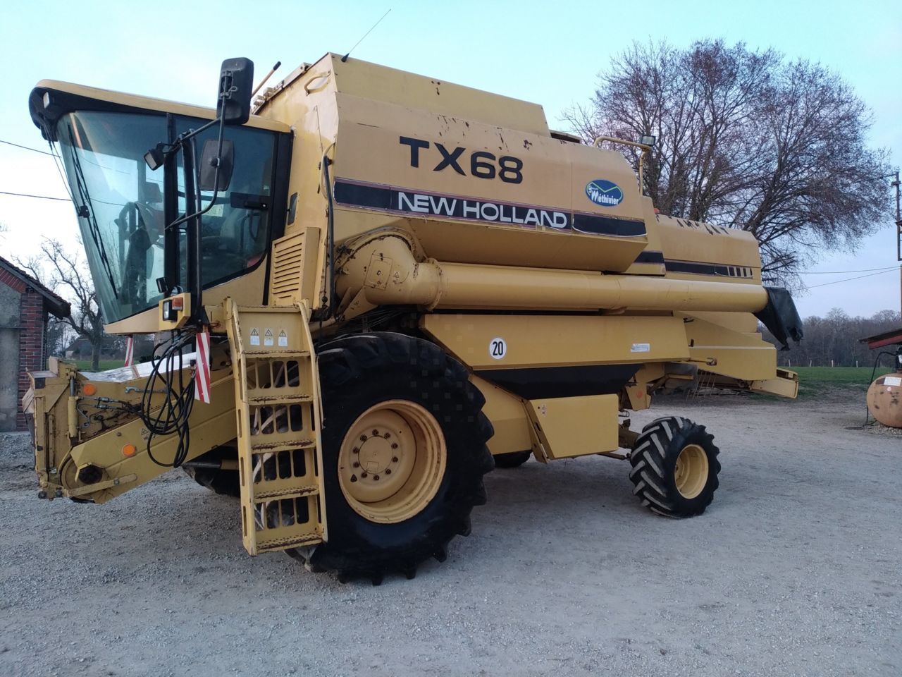 New Holland TX 68 Mähdrescher 27.000 €