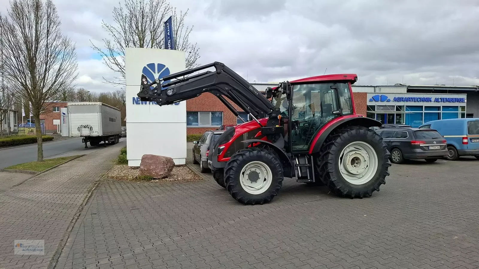 E-FARM: Valtra A95 - Trattore - id I9GBNLN - 57.563 € - Anno di costruzione: 2023 - Ore: 790,Potenza del motore: 92,Germania