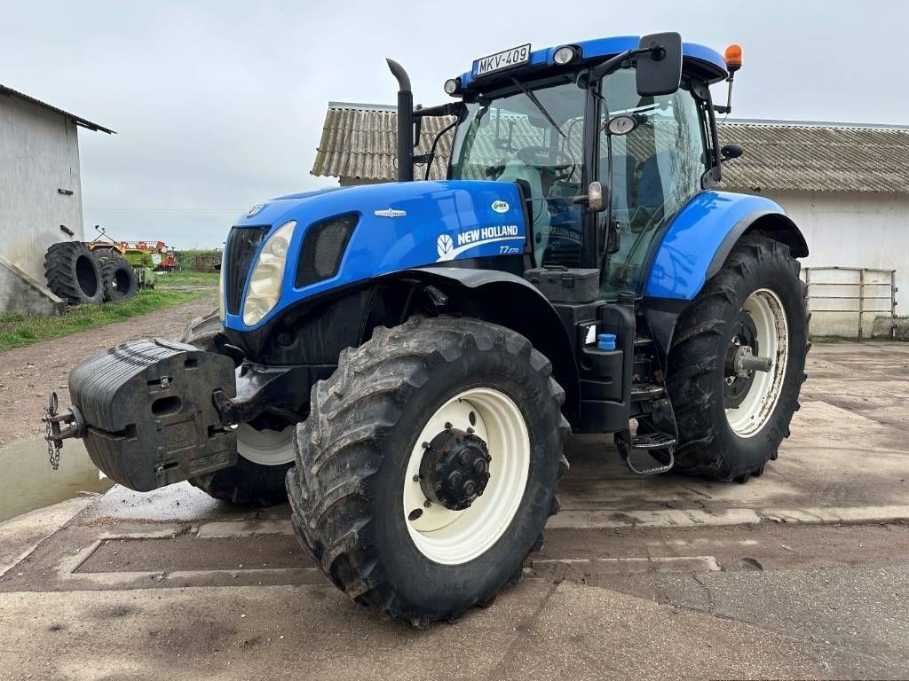 E-FARM: New Holland T7.270 - Tractor - id PDG7SUV - €44,504 - Year of construction: 2013 - Engine hours: 10,853,Engine power (HP): 240,Hungary