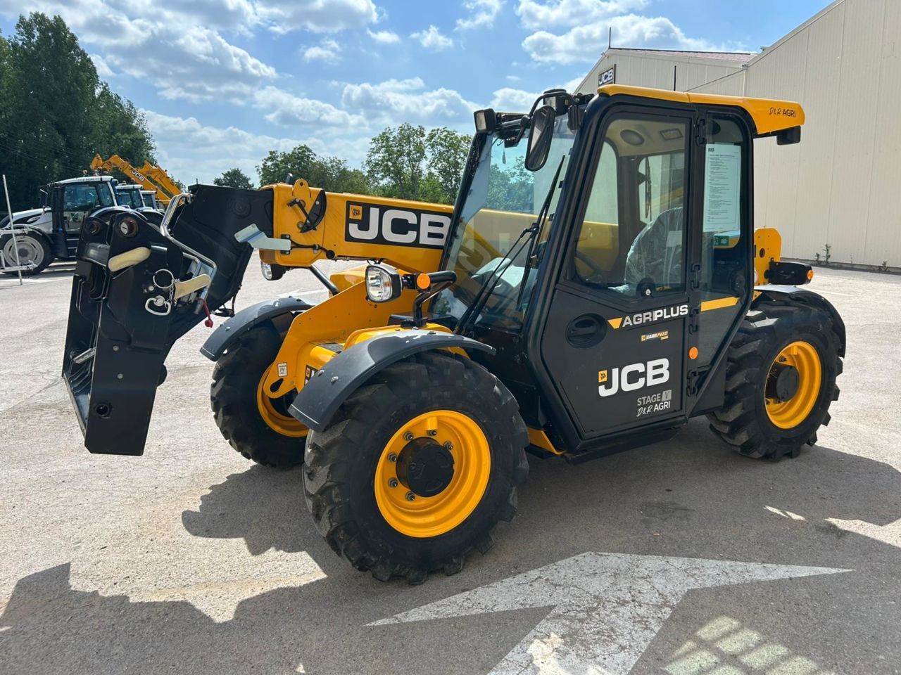 E-FARM: JCB 525-60 agri plus stage v - Teleszkópos rakodó - id HSNBKTN - Gyártási év: 2024 - Üzemóra (motor): 20,Motor teljesítménye (LE): 75,Franciaország