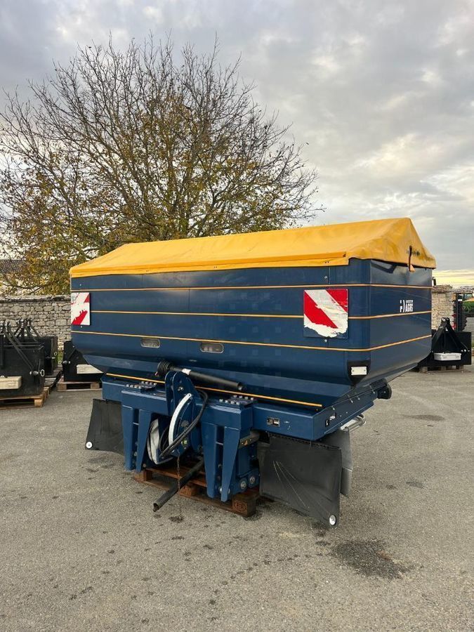 E-FARM: Bogballe m45w z - Rozsiewacz nawozów - id AKJD7SL - 16 000 € - Rok produkcji: 2020 - Francja