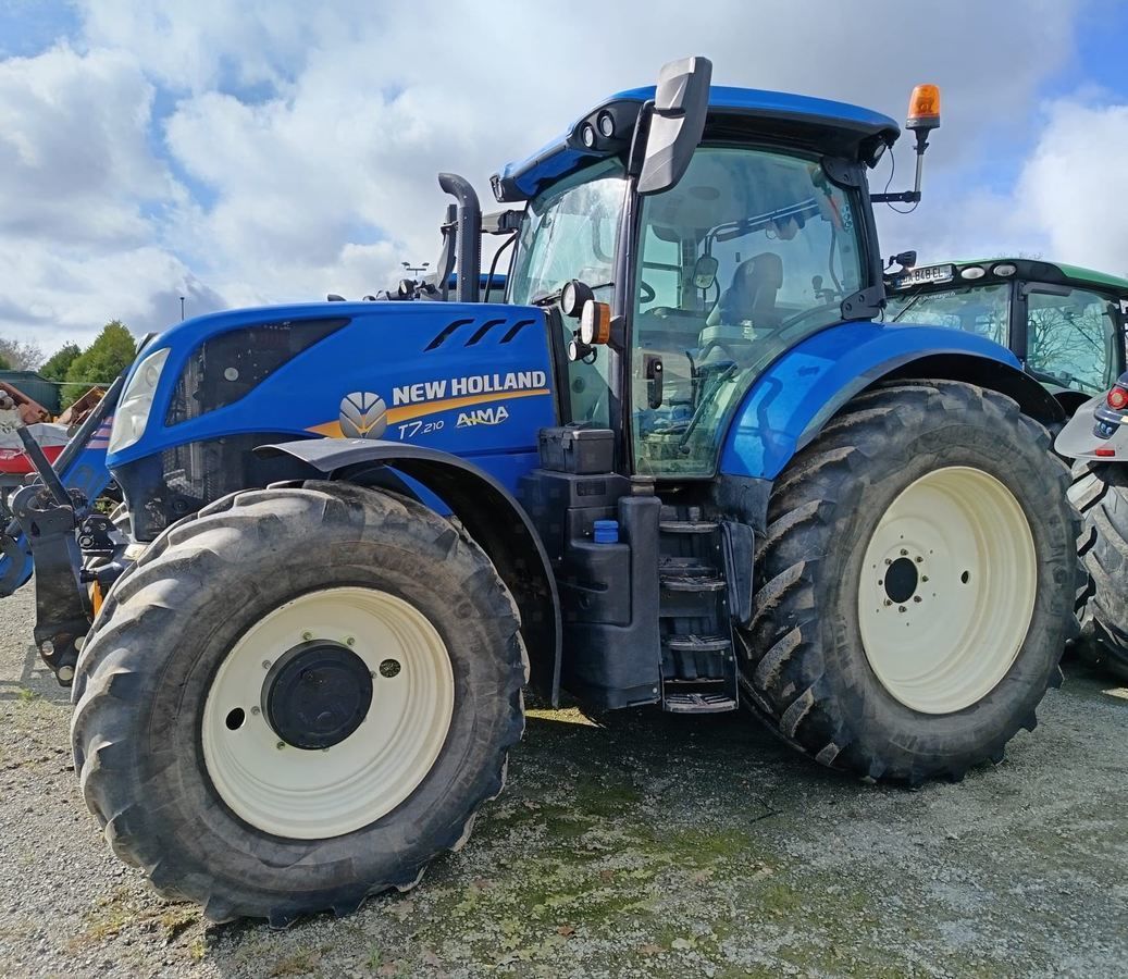 New Holland T7.210 Tractor €92,000