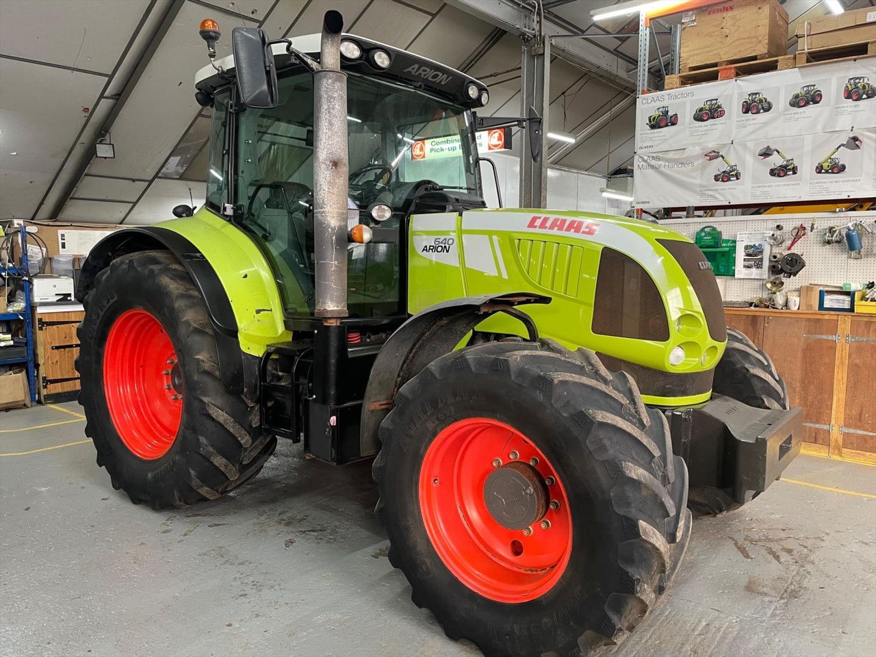 E-FARM: Claas Arion 640 CIS - Traktor - id CNZITFI - 35 587 € - Rok produkcji: 2012 - Motogodziny: 9250,Moc silnika: 184,Zjednoczone Królestwo