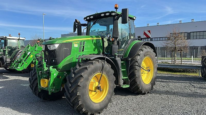 John Deere 6250 R Tractor 159.500 €