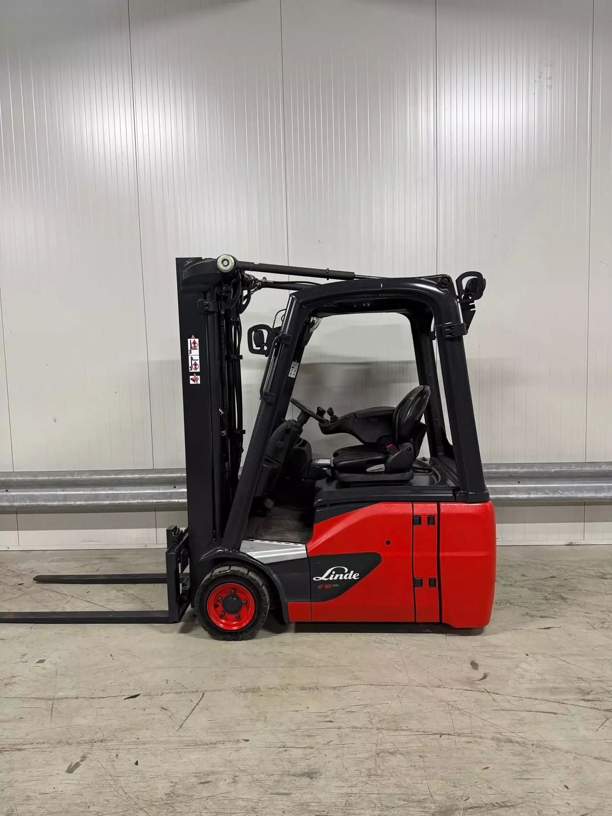Linde e16-02 Chariot élévateur 12 750 €