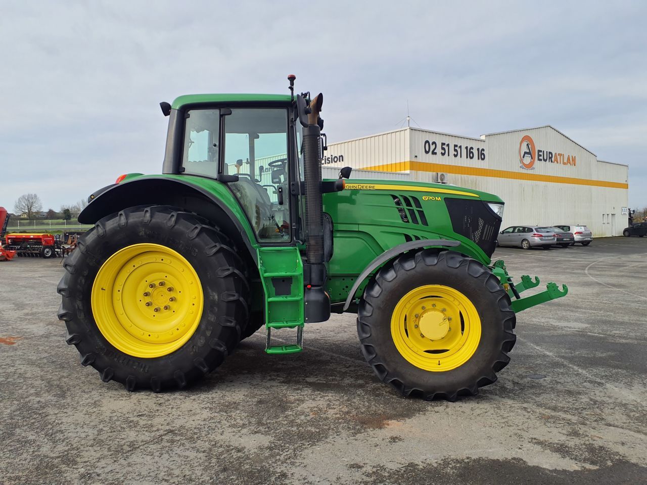 E-FARM: John Deere 6170 M - Traktor - id FU1UNM3 - 70 000 € - Rok produkcji: 2014 - Motogodziny: 4200,Moc silnika: 170,Francja