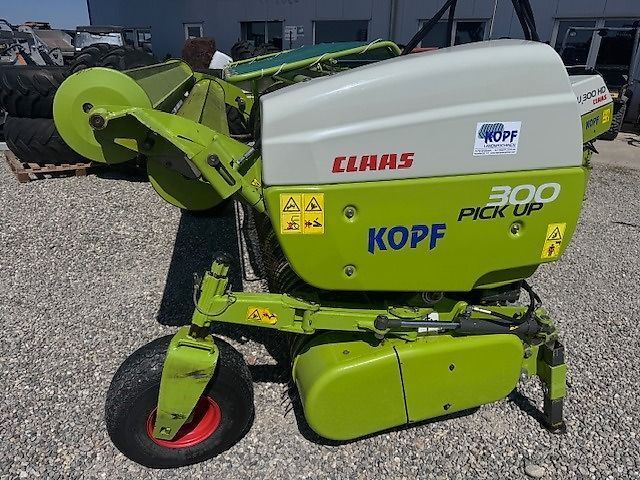 Claas Pick Up 300 Vágóasztal 16 900 EUR