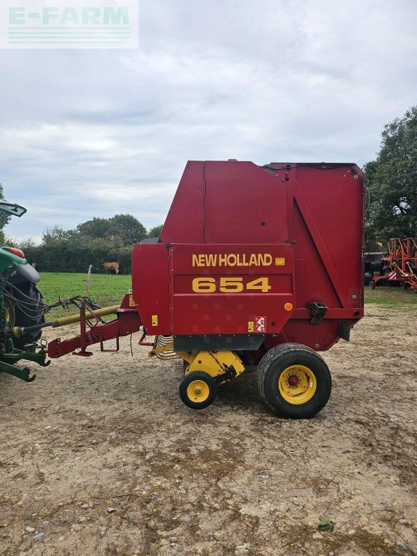 New Holland 654 Πρέσσα 3.200 €