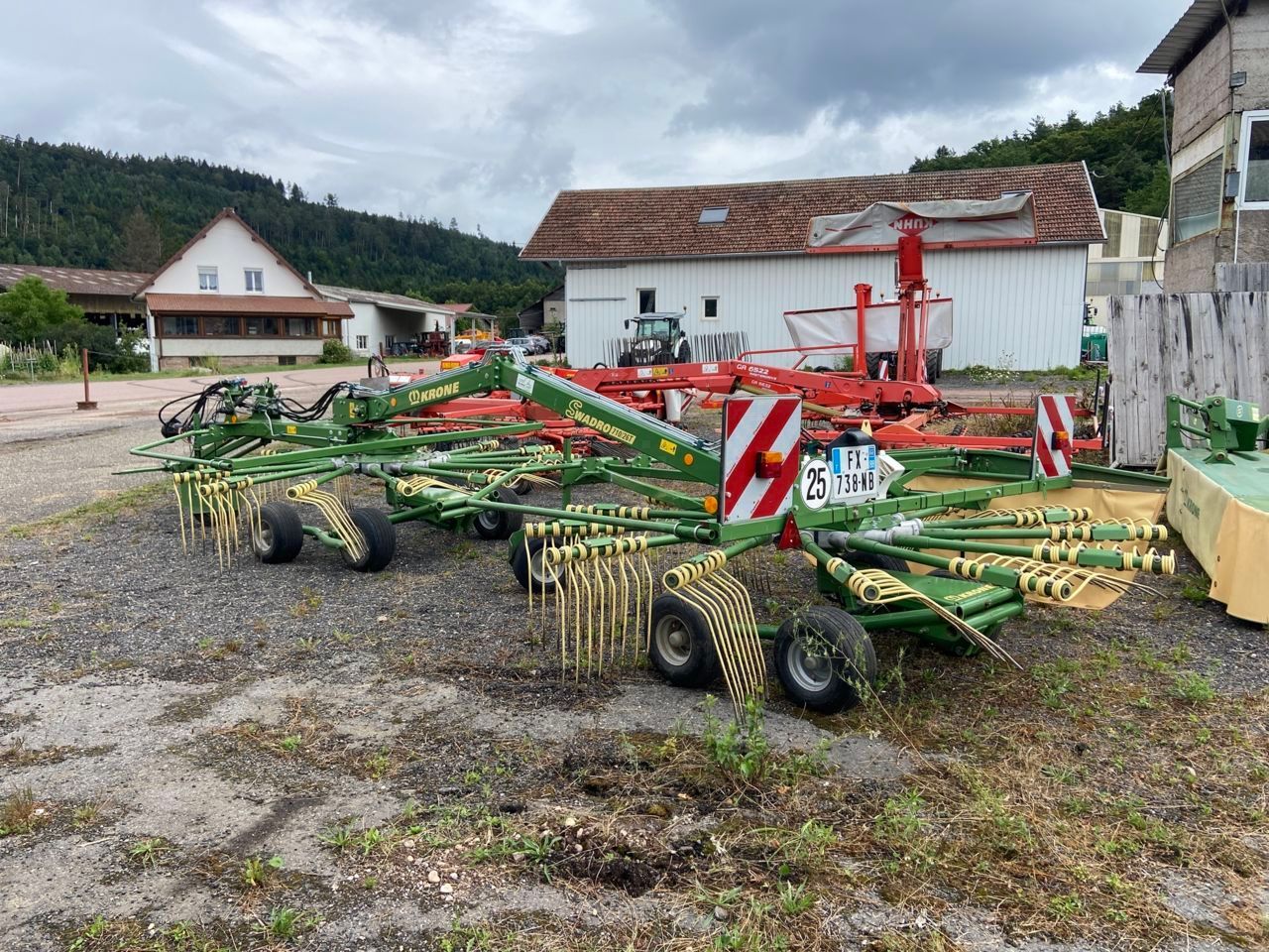 Krone Swadro 710/26 T Tedder €17,000