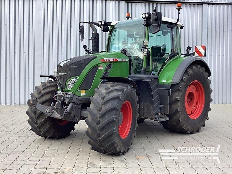 E-FARM: Fendt 718 Vario ProfiPlus - Tractor - id N9BP2BH - 148.885 € - Año: 2022 - Horas: 2909,Potencia del motor: 181,Alemania