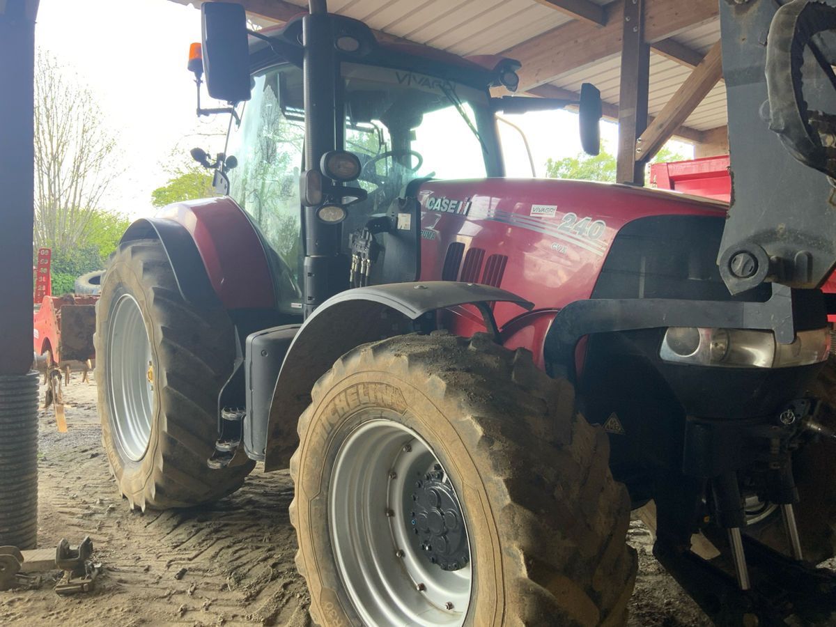 E-FARM: Case IH Puma 240 CVX - Traktor - id CMEMQYQ - 115.000 € - Baujahr: 2019 - Abgelesene Motorstunden: 4.000,Motorleistung (PS): 240,Frankreich