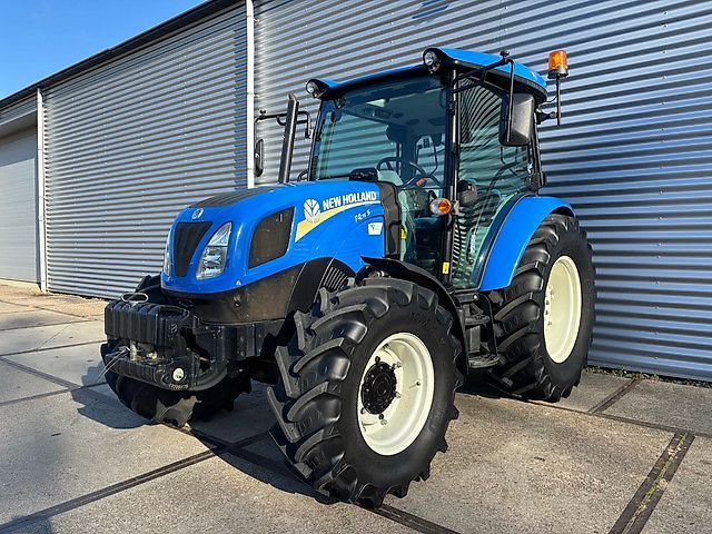 New Holland T4.75S Tractor €34,000