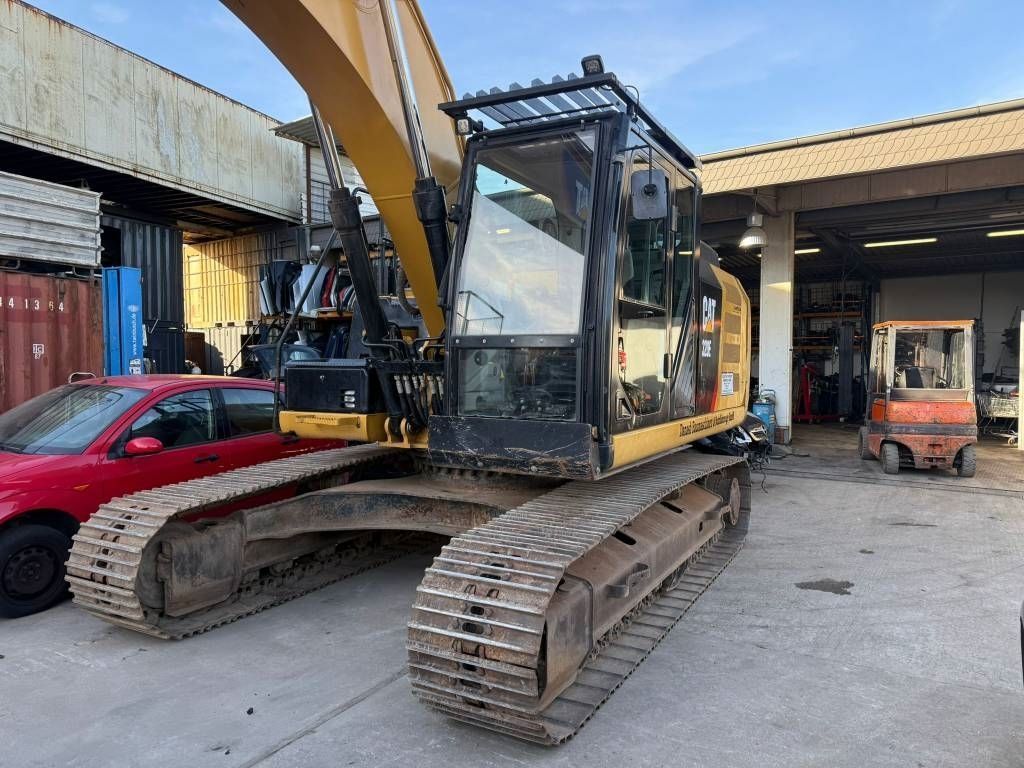 Caterpillar 320el /bj 2015/ 10400h/ cw40/ 2 löffel/ deutsche Gravemaskine med larvebånd 53.900 €