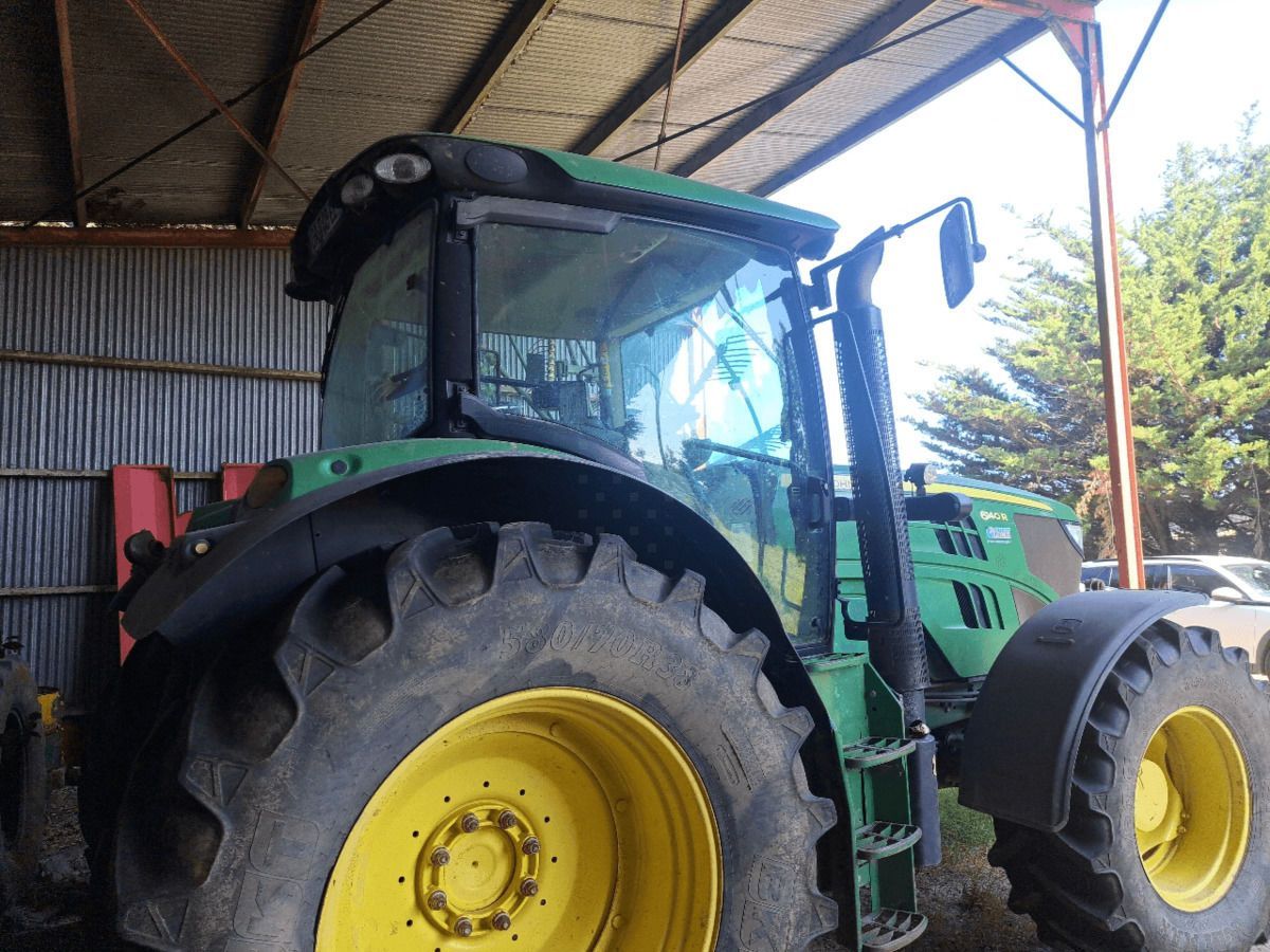 John Deere 6140 R Tractor €49,000