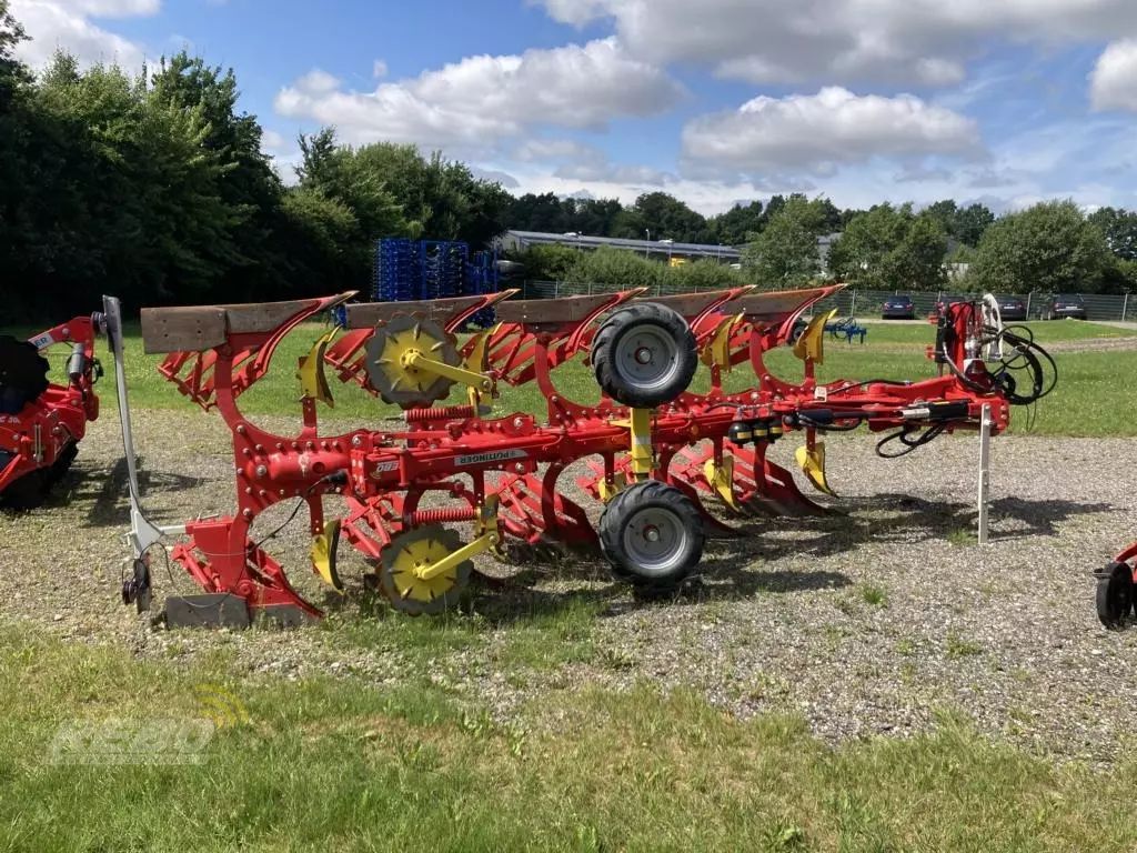 E-FARM: pöttinger servo 3000 plus nova 5-schar - Plov - id GSIWJPC - Produktionsår: 2024 - Tyskland
