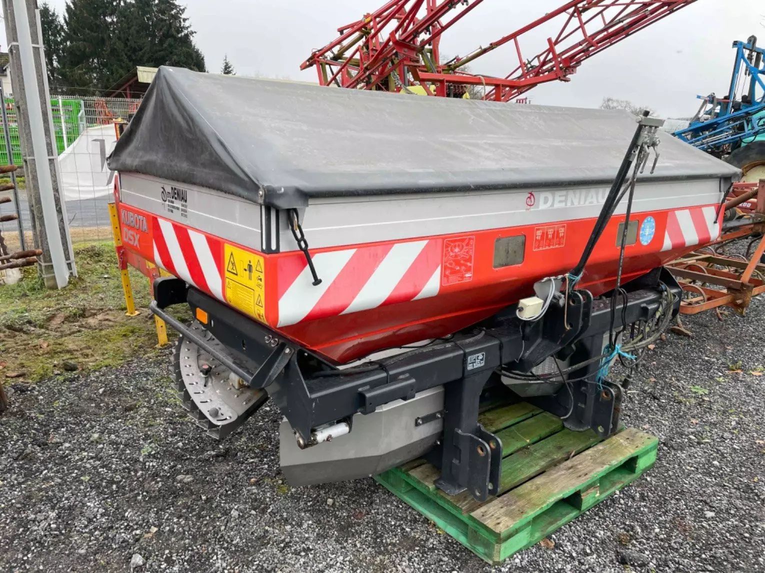 E-FARM: Kubota DSX2800 - Esparcidor de abono - id LNBK51E - 5650 € - Año: 2016 - Francia