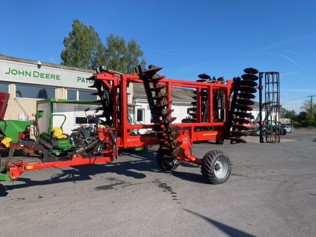 E-FARM: GREGOIRE BESSON 48 disques - Disc harrow - id T7EE1BW - €16,900 - Year of construction: 2018 - France
