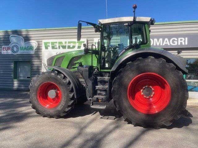 E-FARM: Fendt 826 Vario - Traktor - id BE8GDGC - 123.500 € - Produktionsår: 2022 - Motortimer: 5.217,Motoreffekt (HP): 260,Frankrig