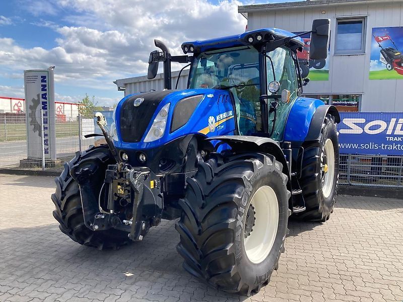 New Holland T7.270 AC Tractor €126,900