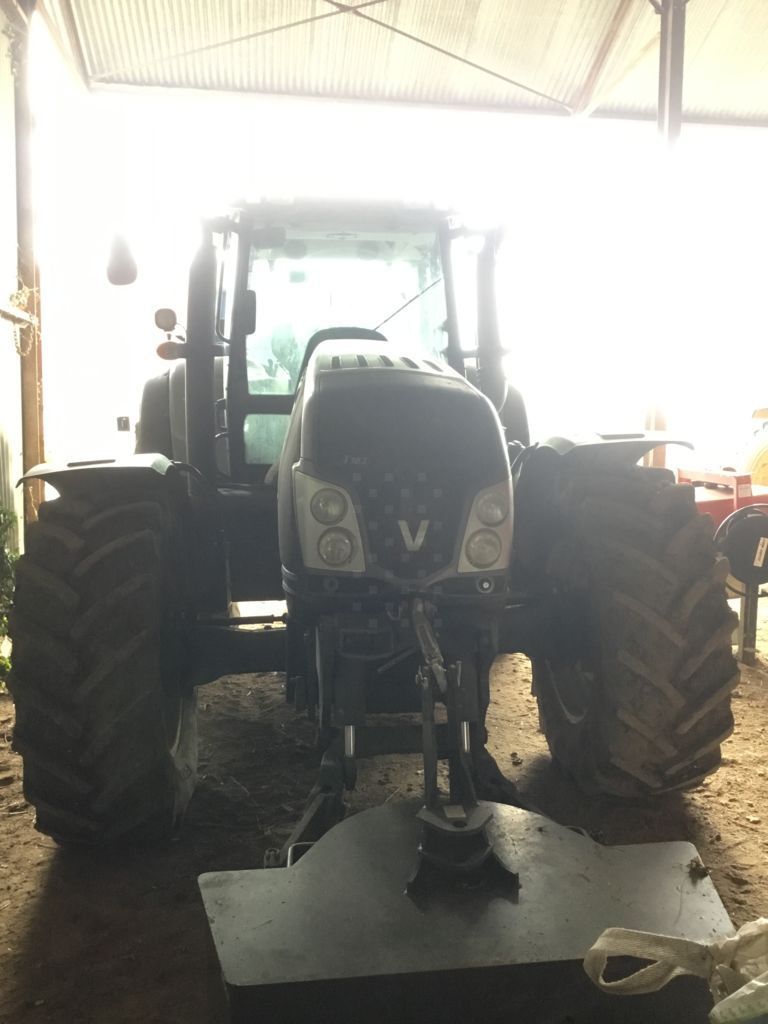 E-FARM: Valtra T183 Versu - Tracteur - id EHZ2L8W - 62 000 € - Année: 2014 - Lecture du nombre d'heure: 4 300,Puissance du moteur (chevaux): 188,France