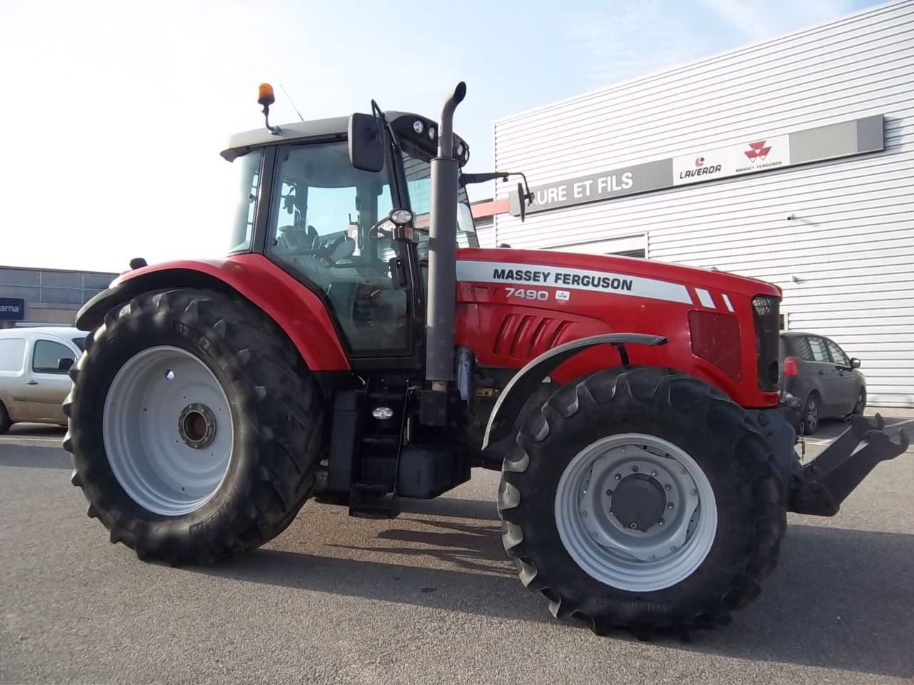 Massey Ferguson 7490 tractor €49,000