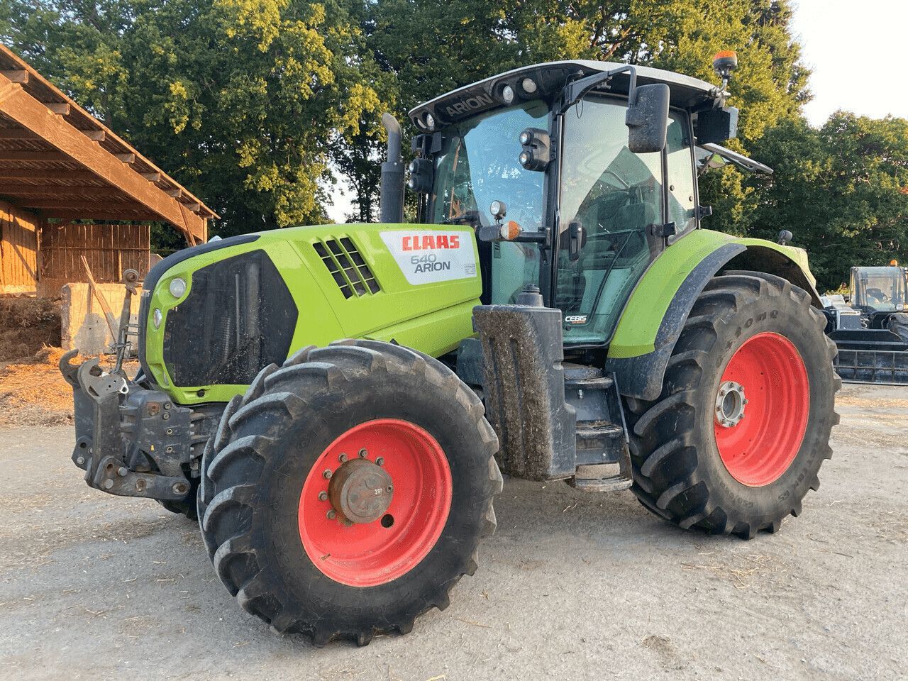 E-FARM: Claas Arion 640 - Tracteur - id ZFPLXHK - 62 000 € - Année: 2013 - Lecture du nombre d'heure: 4 500,Puissance du moteur (chevaux): 150,France