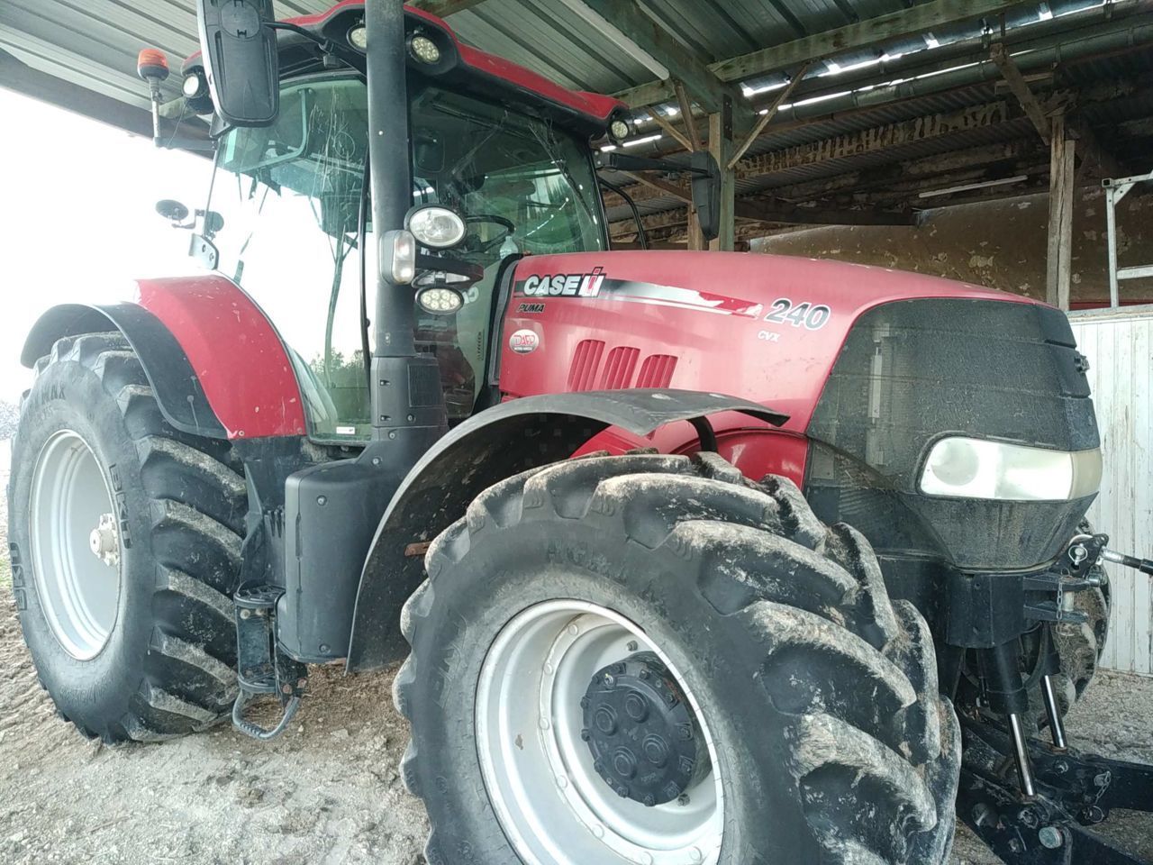Case IH Puma 240 CVX Traktor 72.000 €