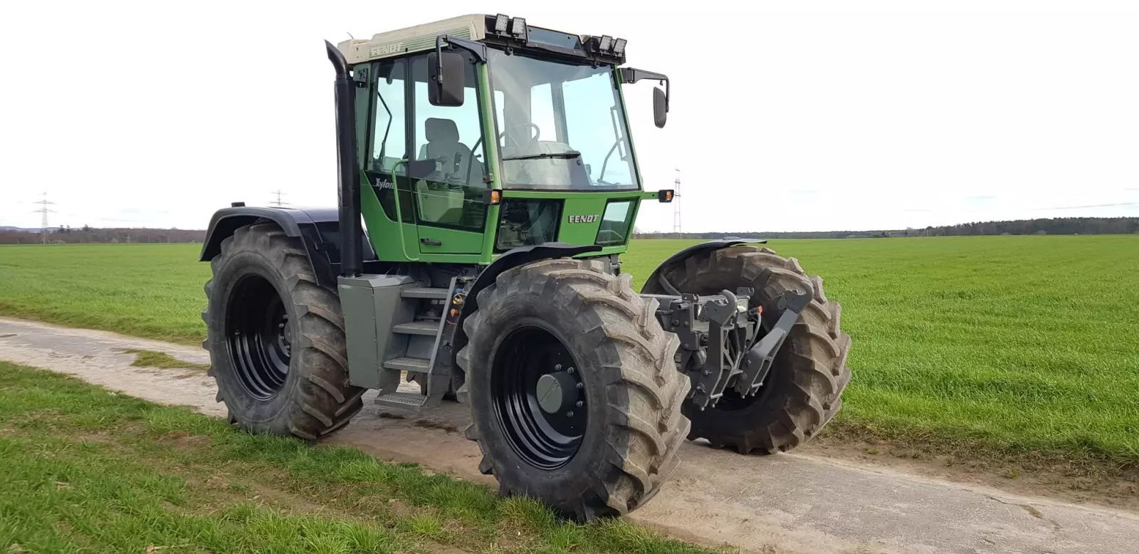 E-FARM: Fendt Xylon 520 - Tractor - id 8PN4LZ4 - 37.900 € - Año: 1996 - Horas: 12.800,Potencia del motor: 105,Alemania