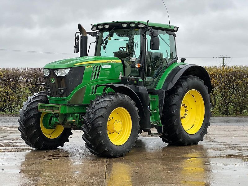 John Deere 6215 R Tractor €57,576