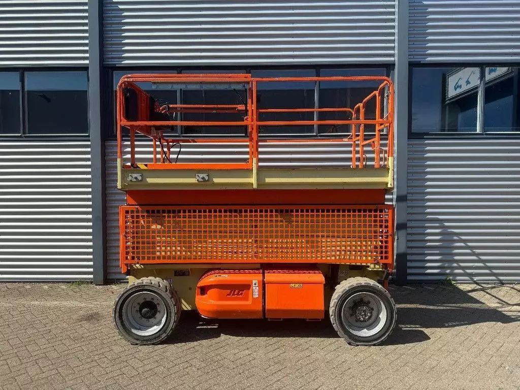 JLG 4069le hoogwerker schaarhoogwerker Platformă autopropulsată 8.950 EUR