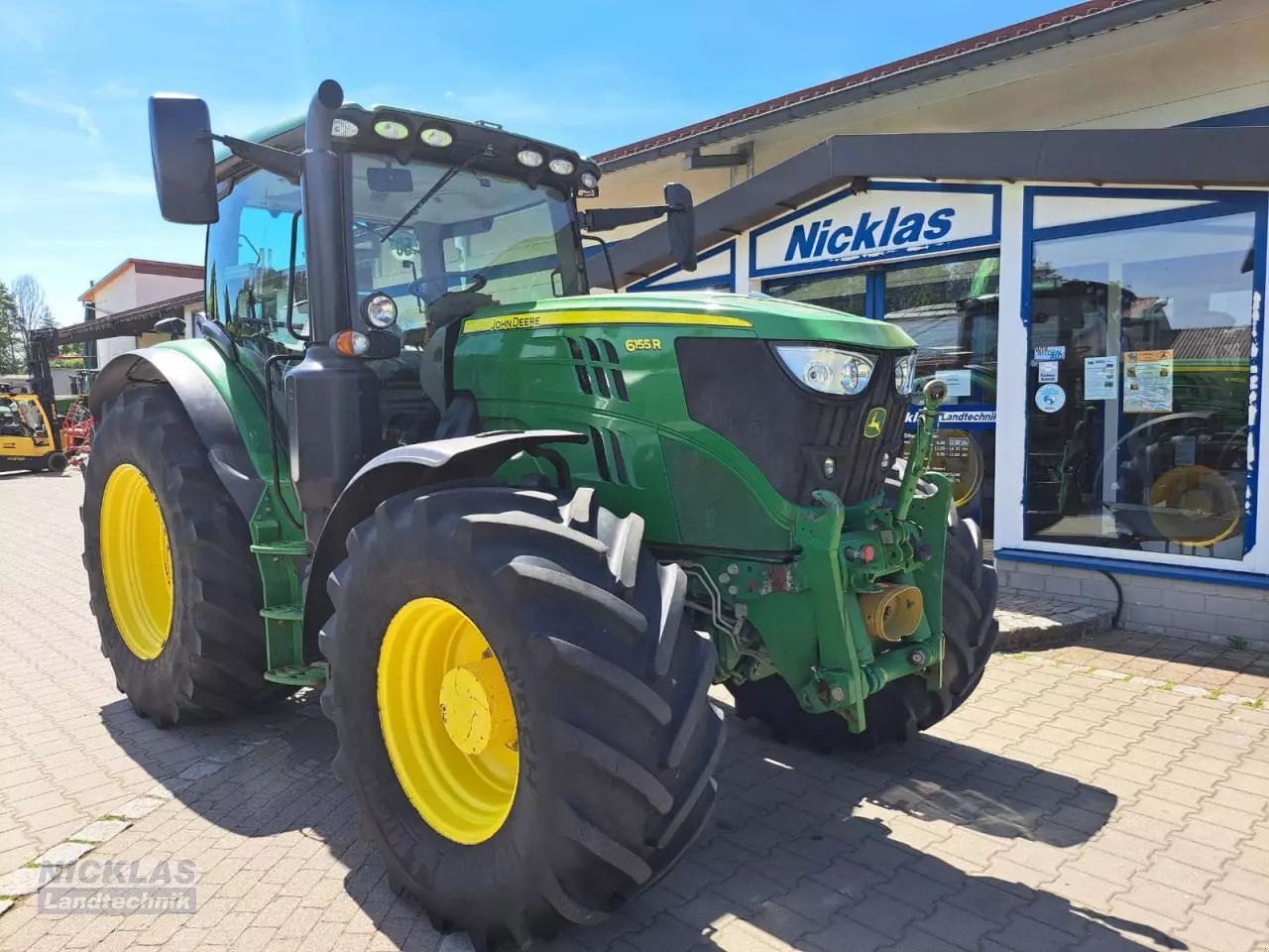 E-FARM: John Deere 6155 R - Tractor - id IPR8FPB - 83.613 EUR - Anul: 2016 - Citeste ore: 4.500,Muterea motorului: 155,Germania