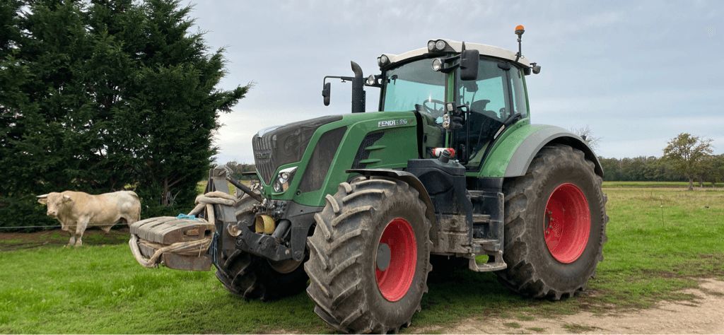 E-FARM: Fendt 826 Vario ProfiPlus - Tracteur - id UTAKSSG - 90 000 € - Année: 2015 - Lecture du nombre d'heure: 7 000,Puissance du moteur (chevaux): 260,France