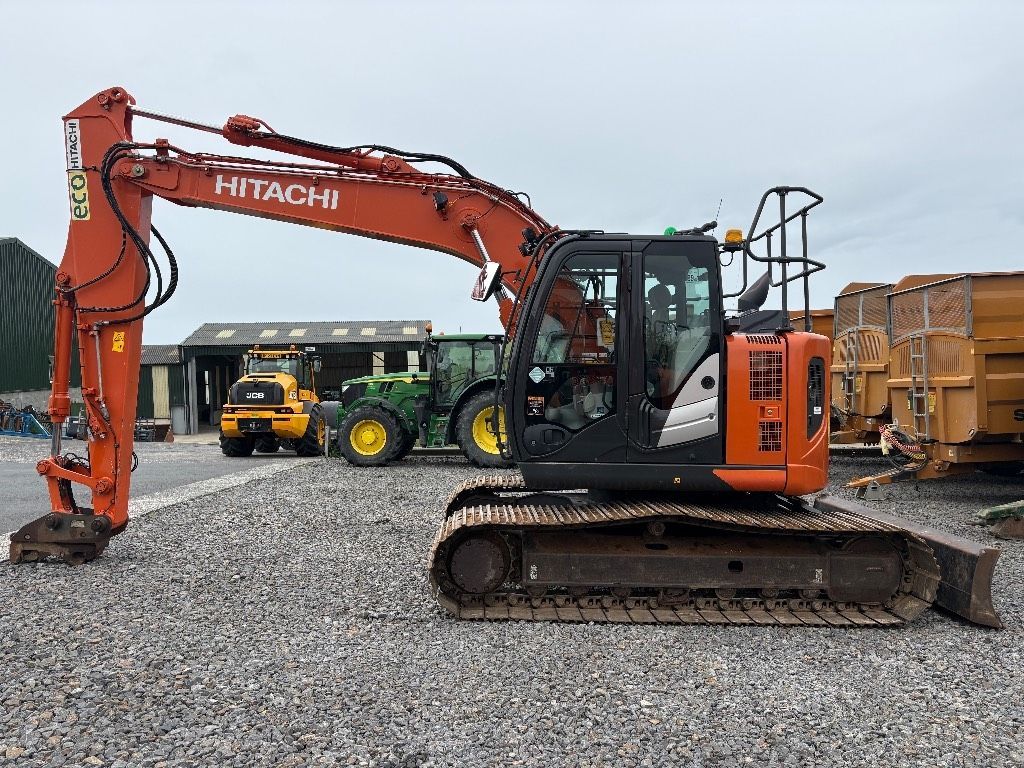 Hitachi zx 135 us-6 Koparka gąsienicowa 54 759 €