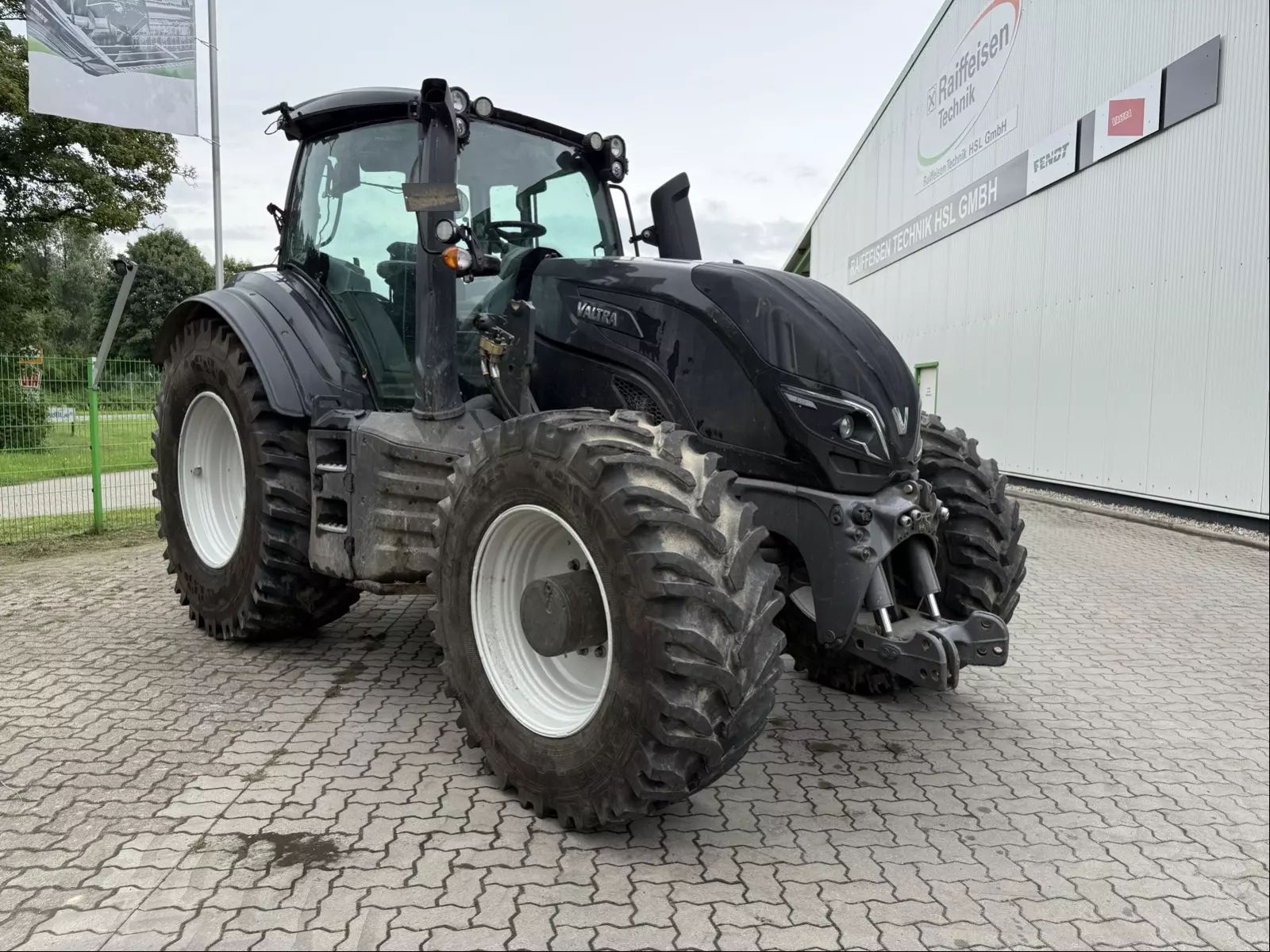 E-FARM: Valtra T254 Versu - Tractor - id 2JLAR6L - €92,000 - Year of construction: 2021 - Engine hours: 5,200,Germany
