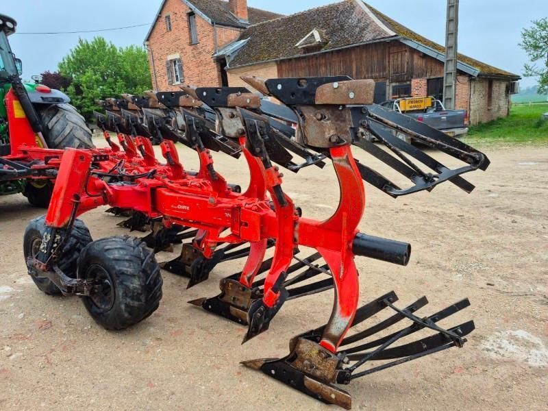 E-FARM: GREGOIRE BESSON rwy 9 - Pług - id PNZ1ULY - 16 000 € - Rok produkcji: 2012 - Francja