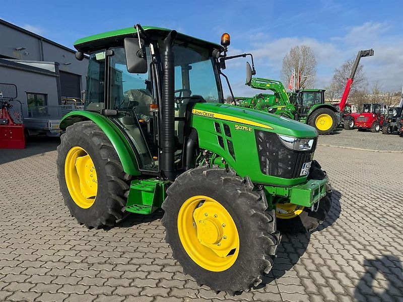 E-FARM: John Deere 5075 E - Tractor - id GSIHUE9 - Año: 2023 - Horas: 54,Potencia del motor: 75,Alemania