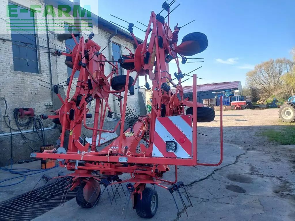 Kuhn GF 8702 Høvender 8.000 €
