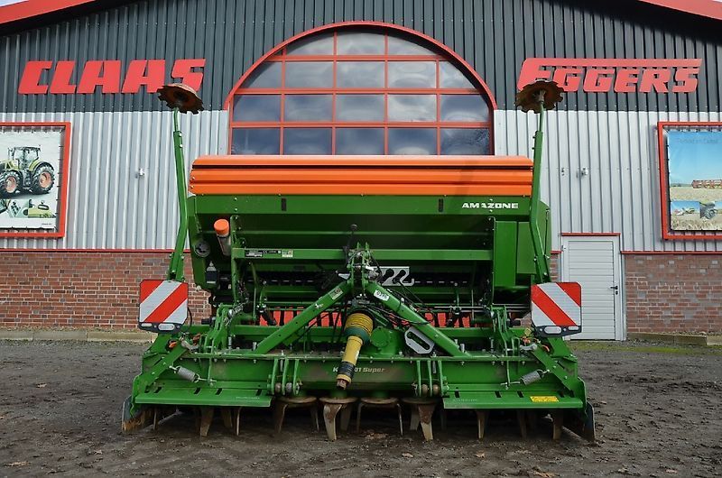 E-FARM: Amazone KG 3000 Super - Taladro - id LDUITIG - 44.800 € - Año: 2022 - Horas: 300,Alemania