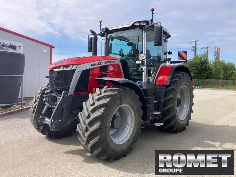 Massey Ferguson 8S.205 Tractor €149,650