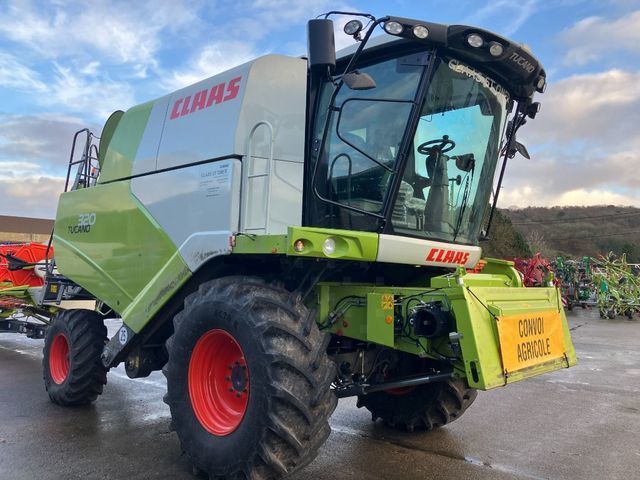 Claas Tucano 320 Kombajn zbożowy 155 000 €