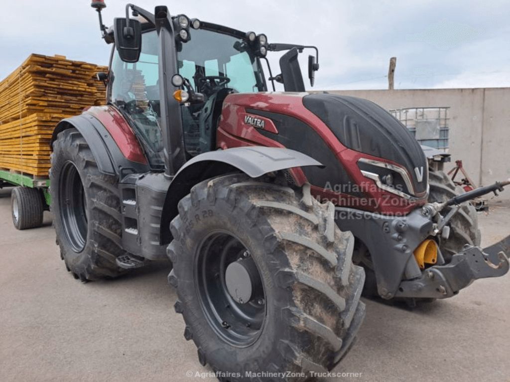 E-FARM: Valtra T235 Direct - Tractor - id MF37CJF - 148.000 € - Año: 2022 - Horas: 1300,Potencia del motor: 235,Francia
