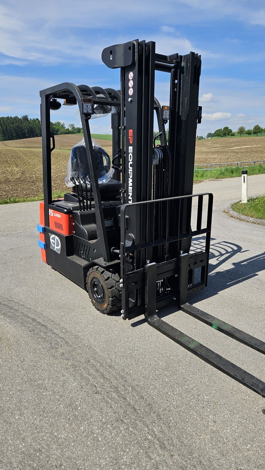 EP Equipment 1,8t, 4,8m triplex neugerät Forklift €19,900