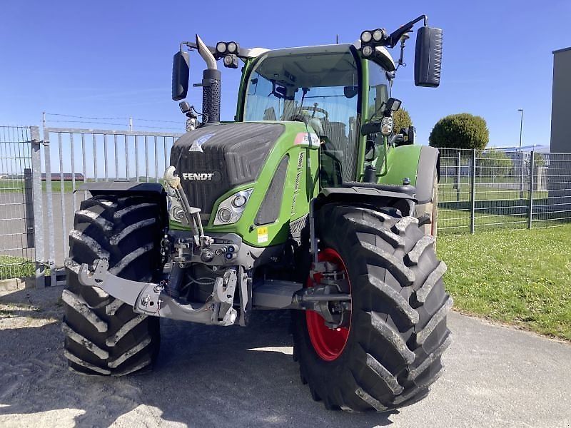 Fendt 724 Vario Profi Plus Трактор 125 500 €